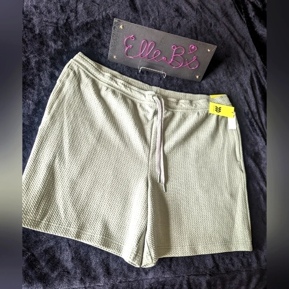 NWT All in Motion Mens Textured Knit Stone Shorts XXL